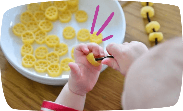 juegos-montessori-caseros-con-pasta