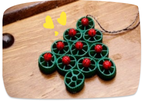 wagon-wheel-pasta-christmas-tree.